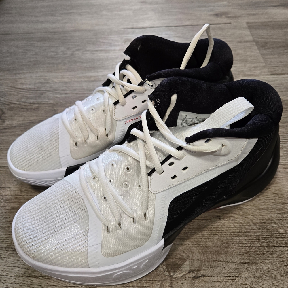 Men's Nike Jordan Zoom Separate Black and White Basketball Shoes Size 8